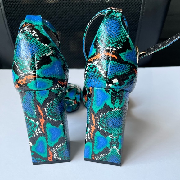 Beautiful Faux Snake Skin Heels - Picture 4 of 5